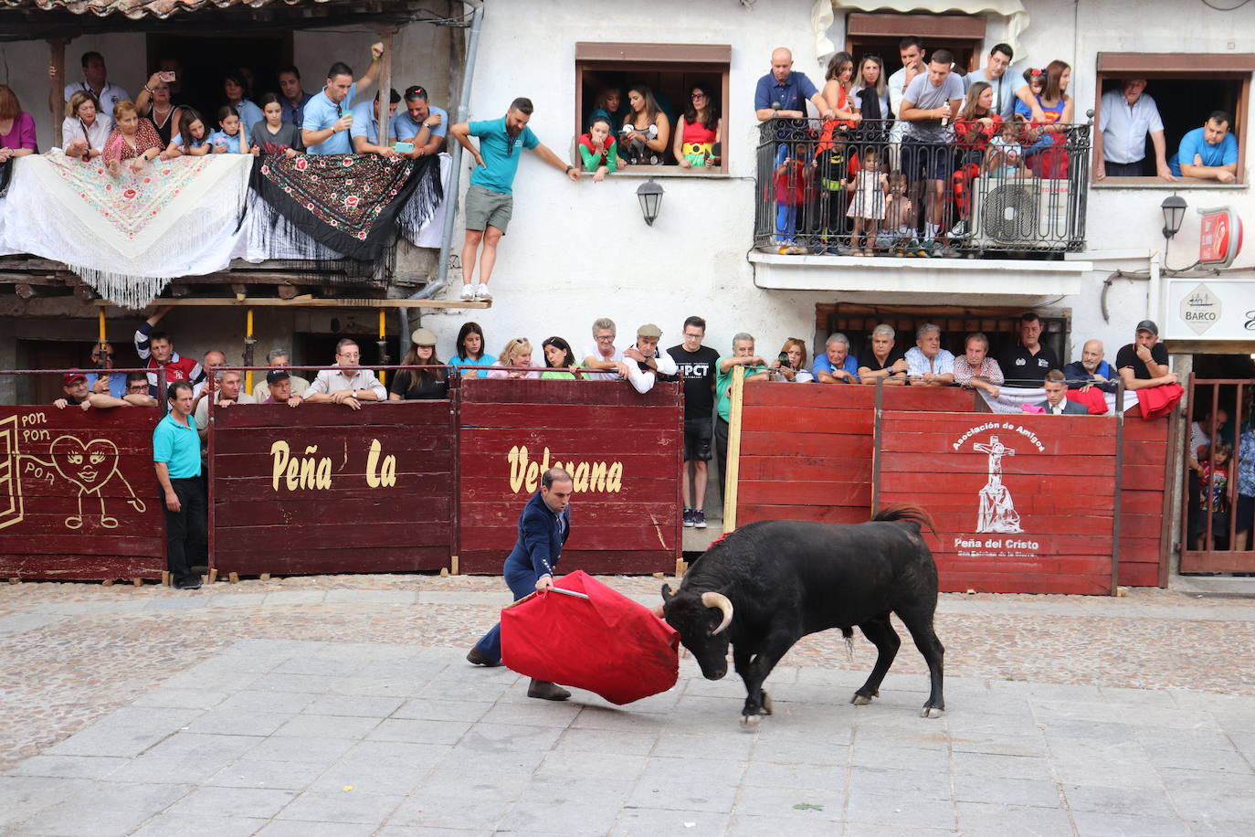 El toro no defrauda y llena San Esteban de la Sierra