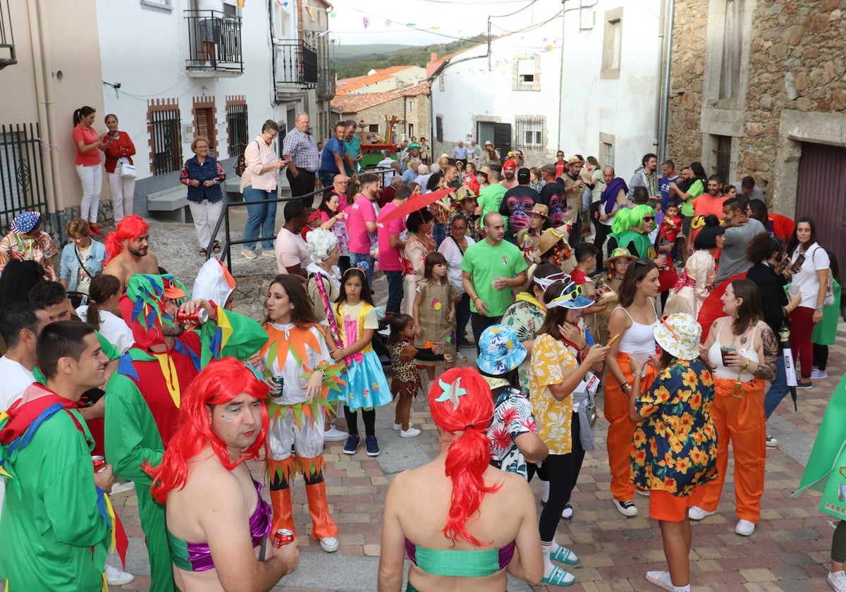 Valdelacasa se mueve al ritmo de las peñas