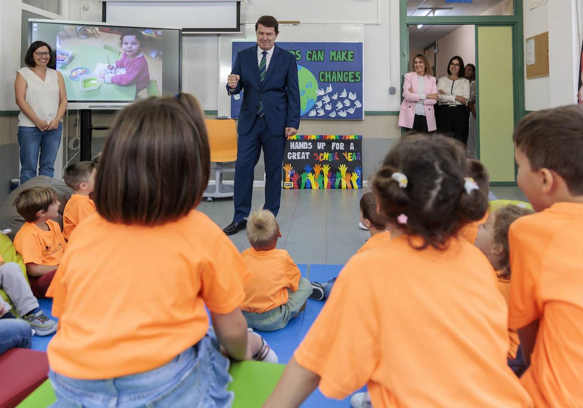 Mañueco, en la inauguración en el Instituto Castilla de Soria del Curso 23-24.