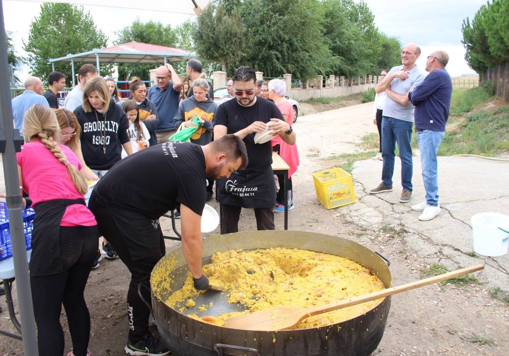 Bóveda del Río Almar reta al cielo y disfruta de su paella a la intemperie