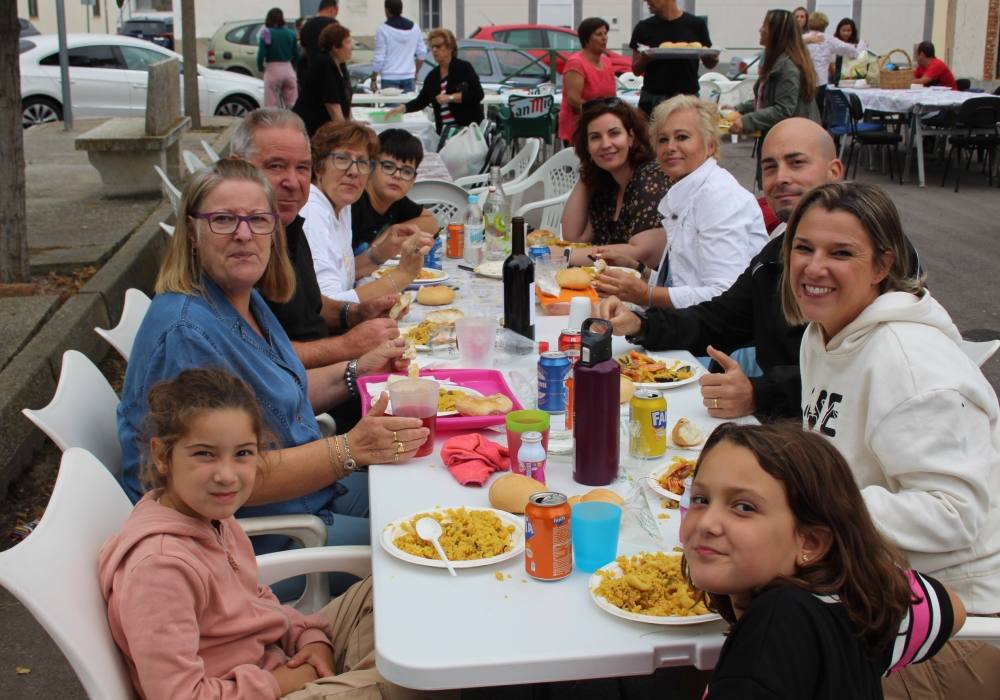 Bóveda del Río Almar reta al cielo y disfruta de su paella a la intemperie