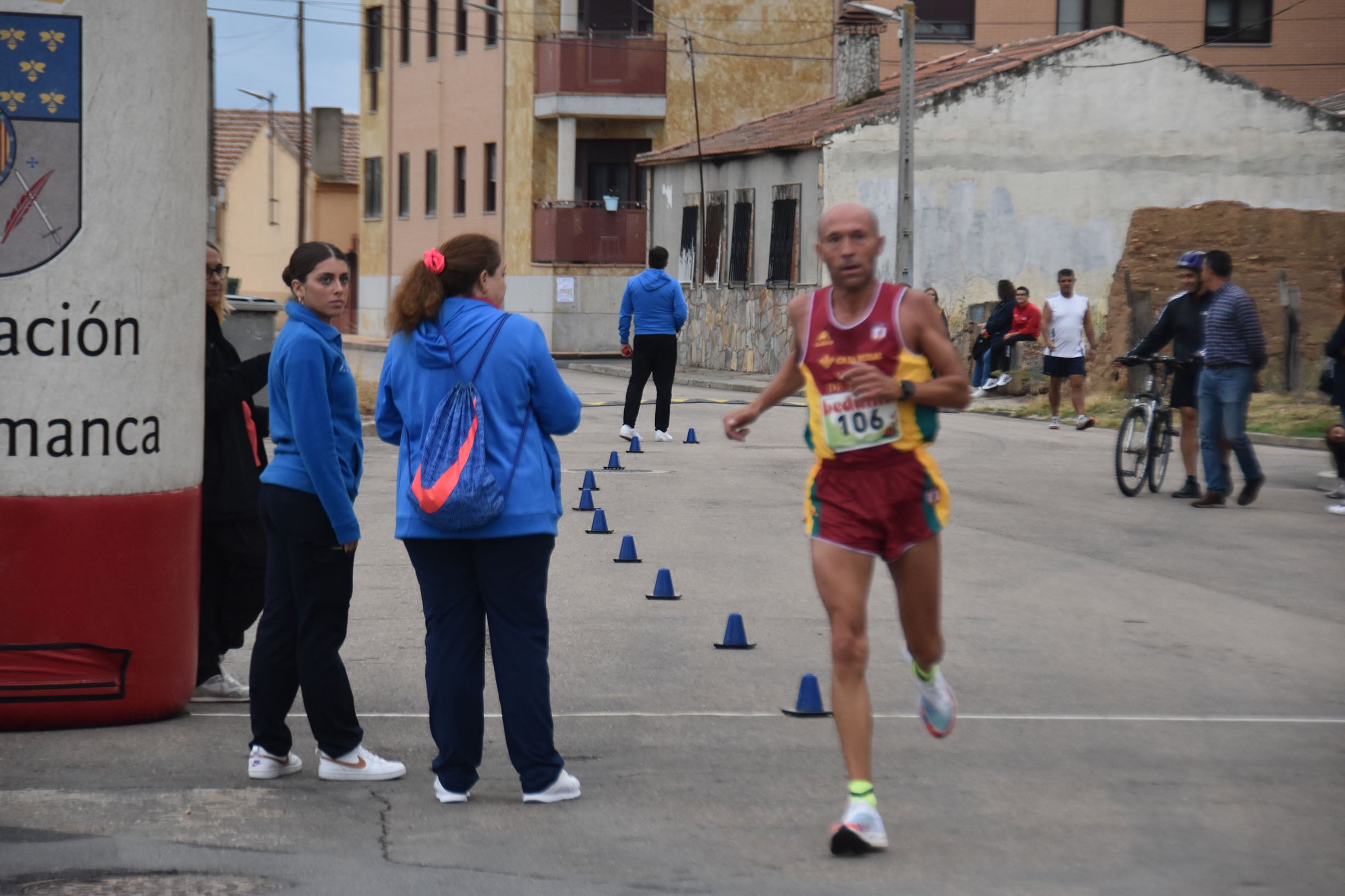 Juan San José y Beatriz Romero triunfan en el ‘Asalto a las Raposeras’ de Calvarrasa de Abajo