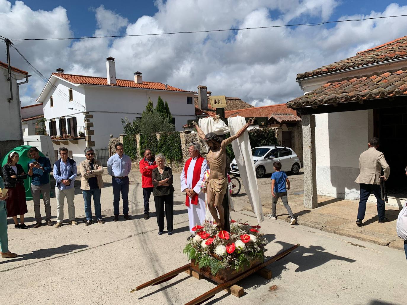 Peñacaballera se despide del Cristo de la Victoria