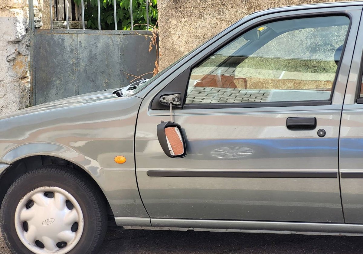 Vehículo atacado por los gamberros en la calle Gaviota de Ciudad Rodrigo