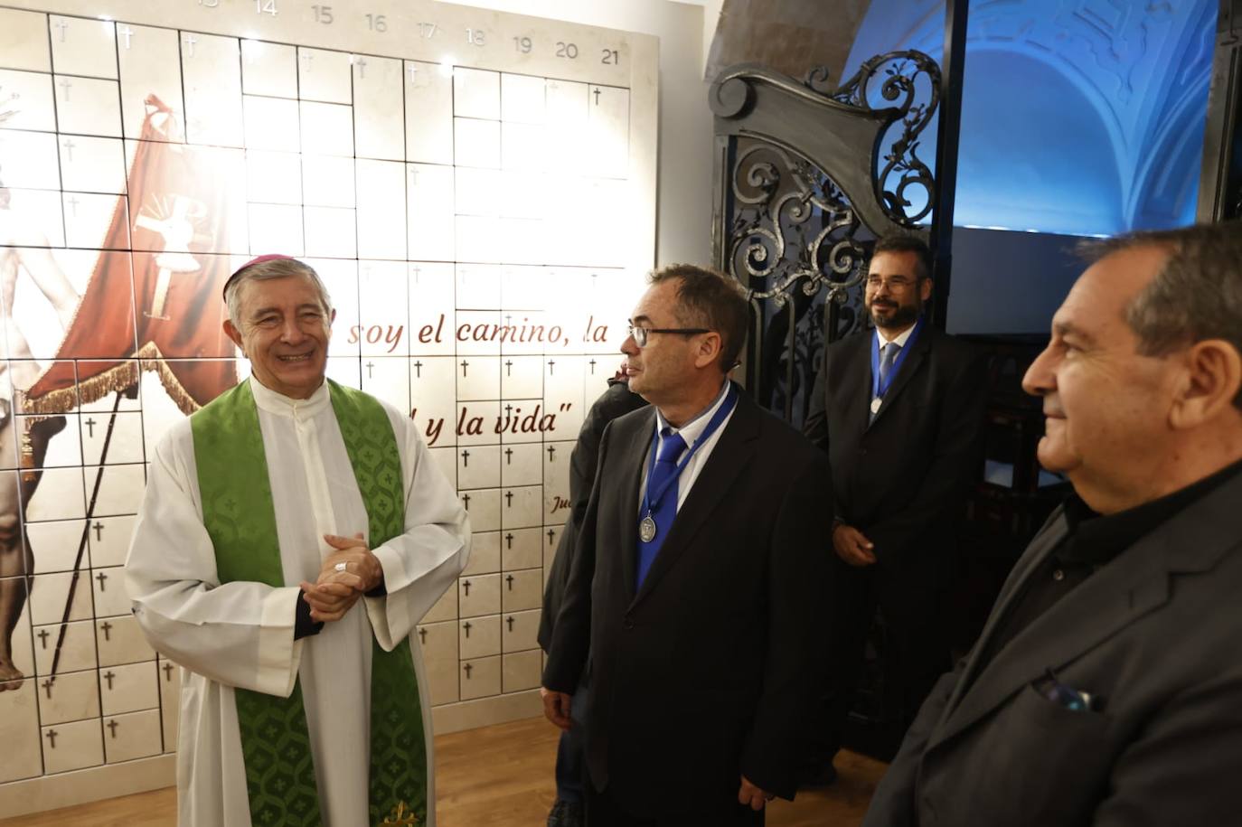 La Iglesia de la Vera Cruz bendice su nuevo espacio de columbarios