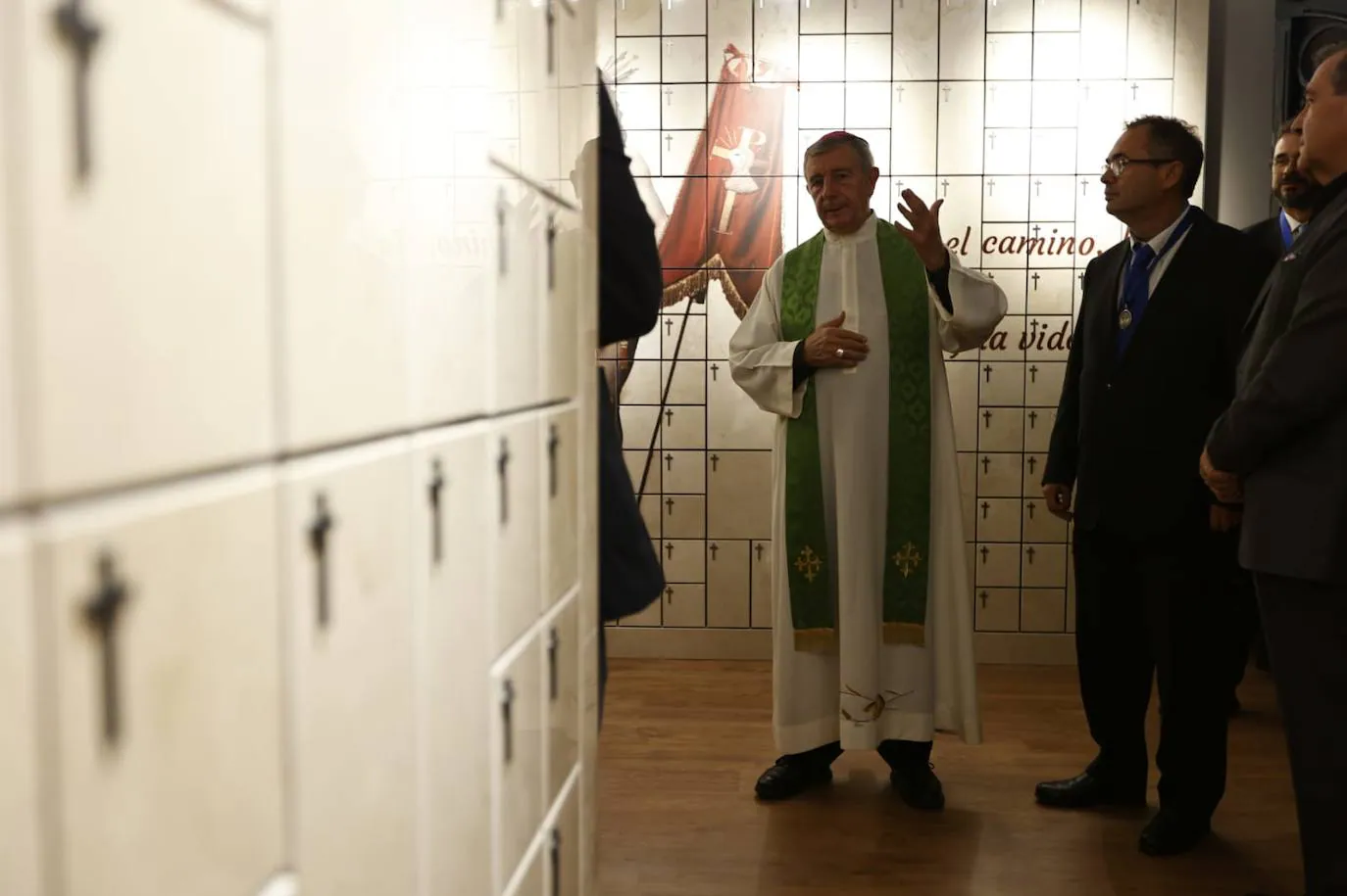 La Iglesia de la Vera Cruz bendice su nuevo espacio de columbarios