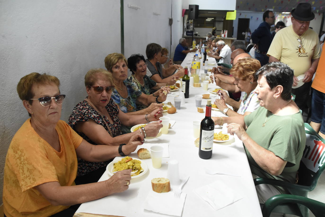 Espeja despide con 300 sabrosos platos de paella las fiestas de San Lino