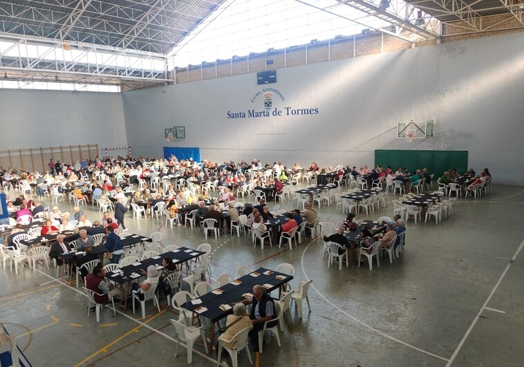 Gimnasia y comida popular para los mayores en Santa Marta el próximo día 14