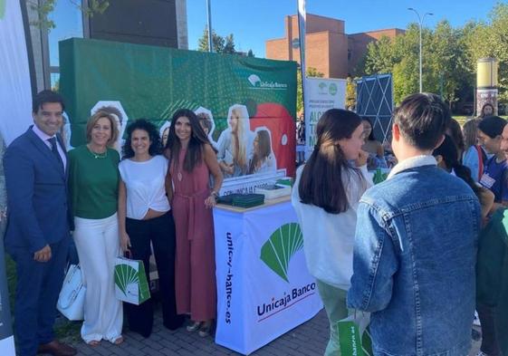 Unicaja Banco participa en la Feria de Bienvenida de la Universidad de Salamanca