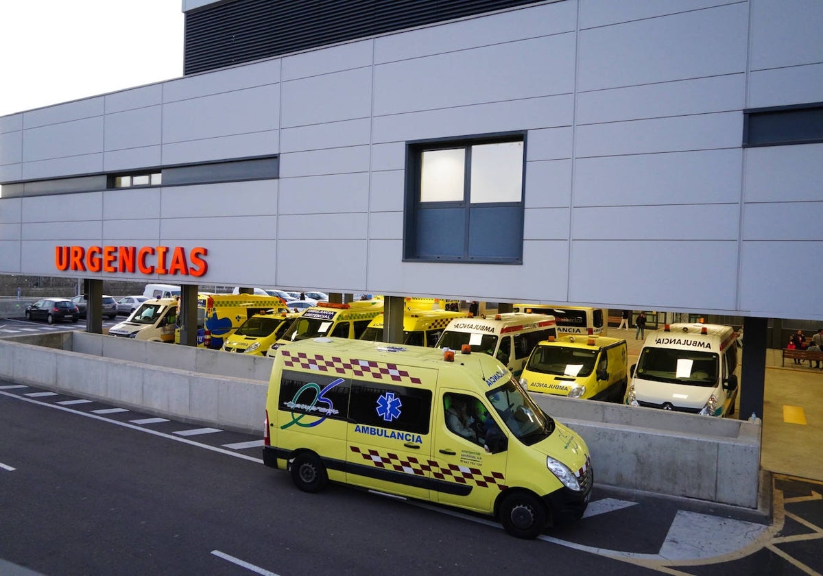 Una ambulancia de Sacyl se trasladó al lugar para atenderlo.