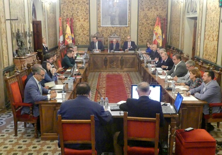 PP y PSOE se enzarzan en la Diputación por la amnistía: «Es una extorsión a la Democracia»