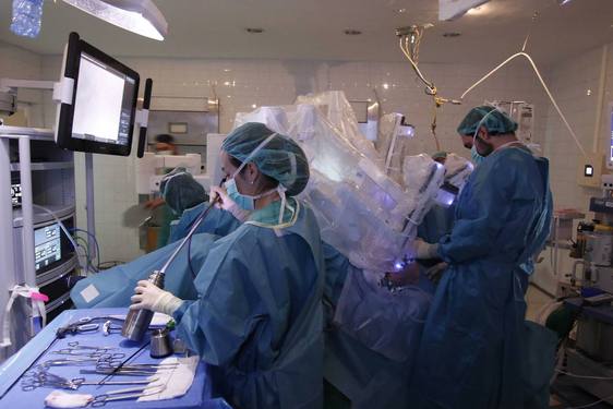 El Sacyl frena la amenaza de huelga de anestesistas en el Hospital