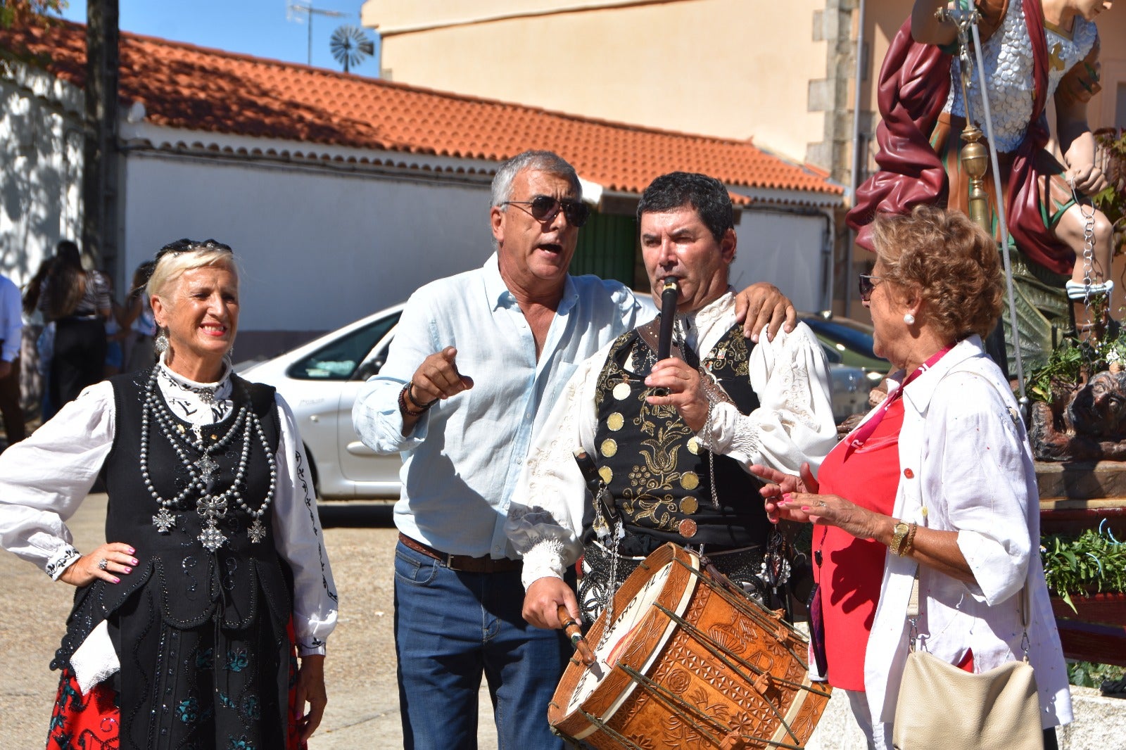 Fiesta al calor del &#039;Veranillo de San Miguel&#039; en Santiz