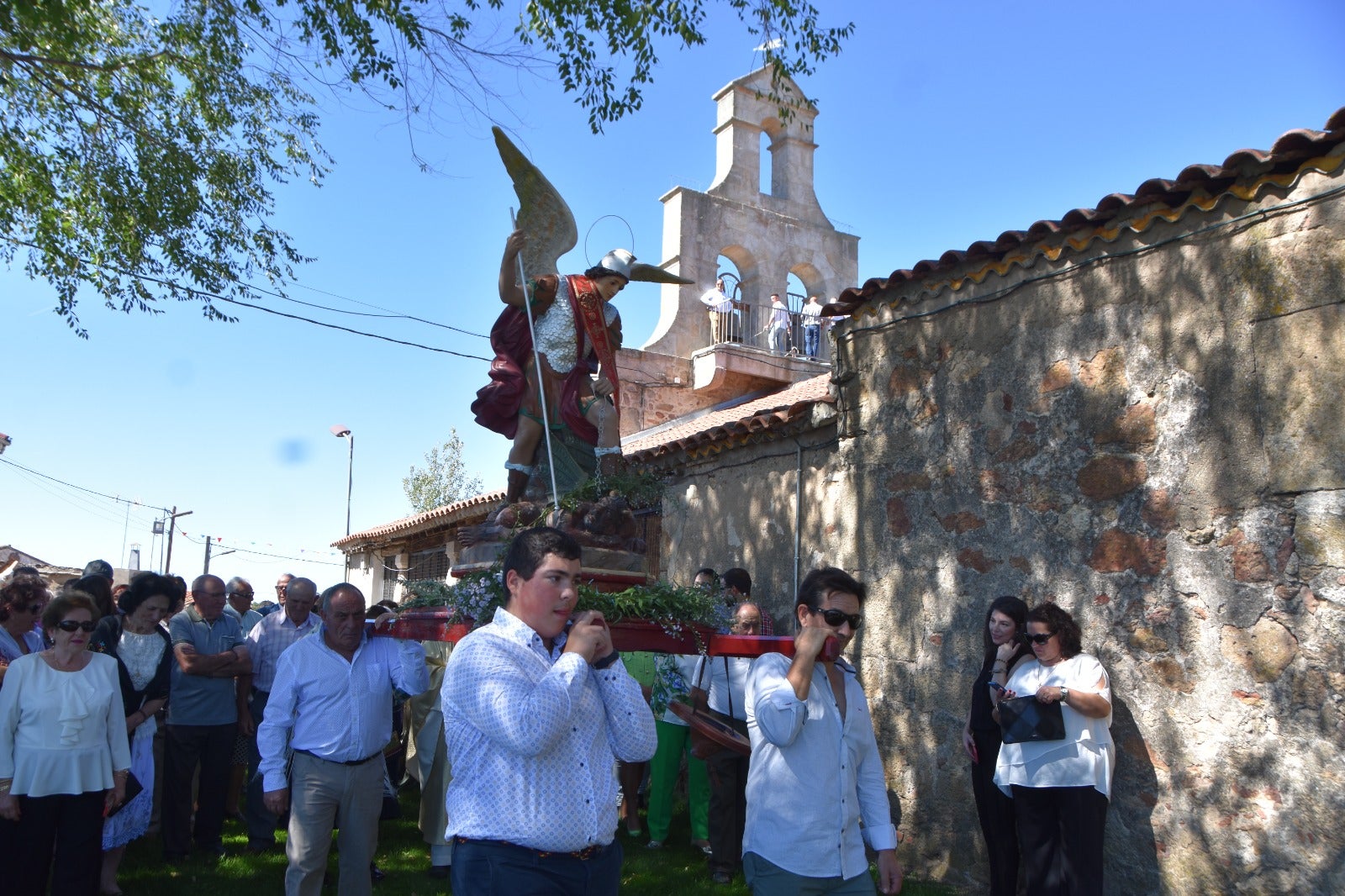 Fiesta al calor del &#039;Veranillo de San Miguel&#039; en Santiz