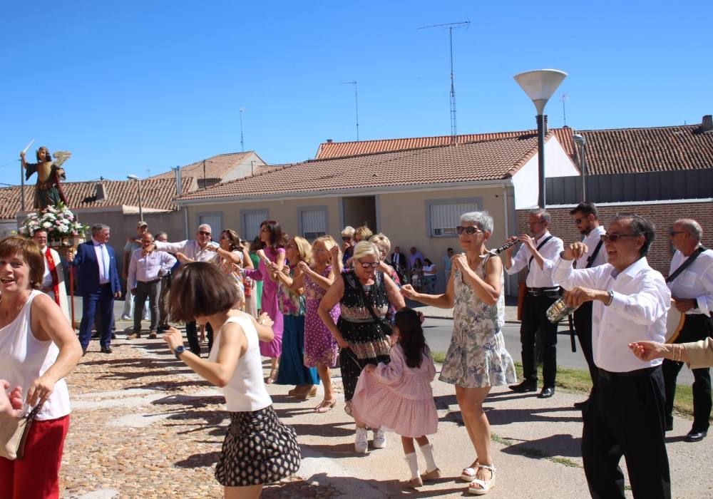 Procesión en honor a San Miguel Arcángel en Zorita de la Frontera