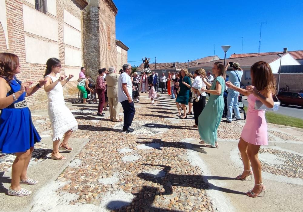 Procesión en honor a San Miguel Arcángel en Zorita de la Frontera