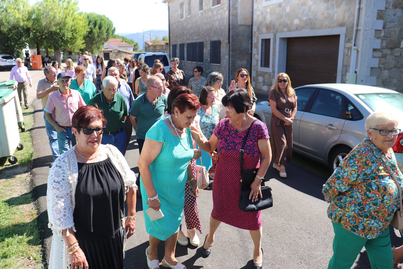 Navamorales rinde honores a la Virgen del Rosario