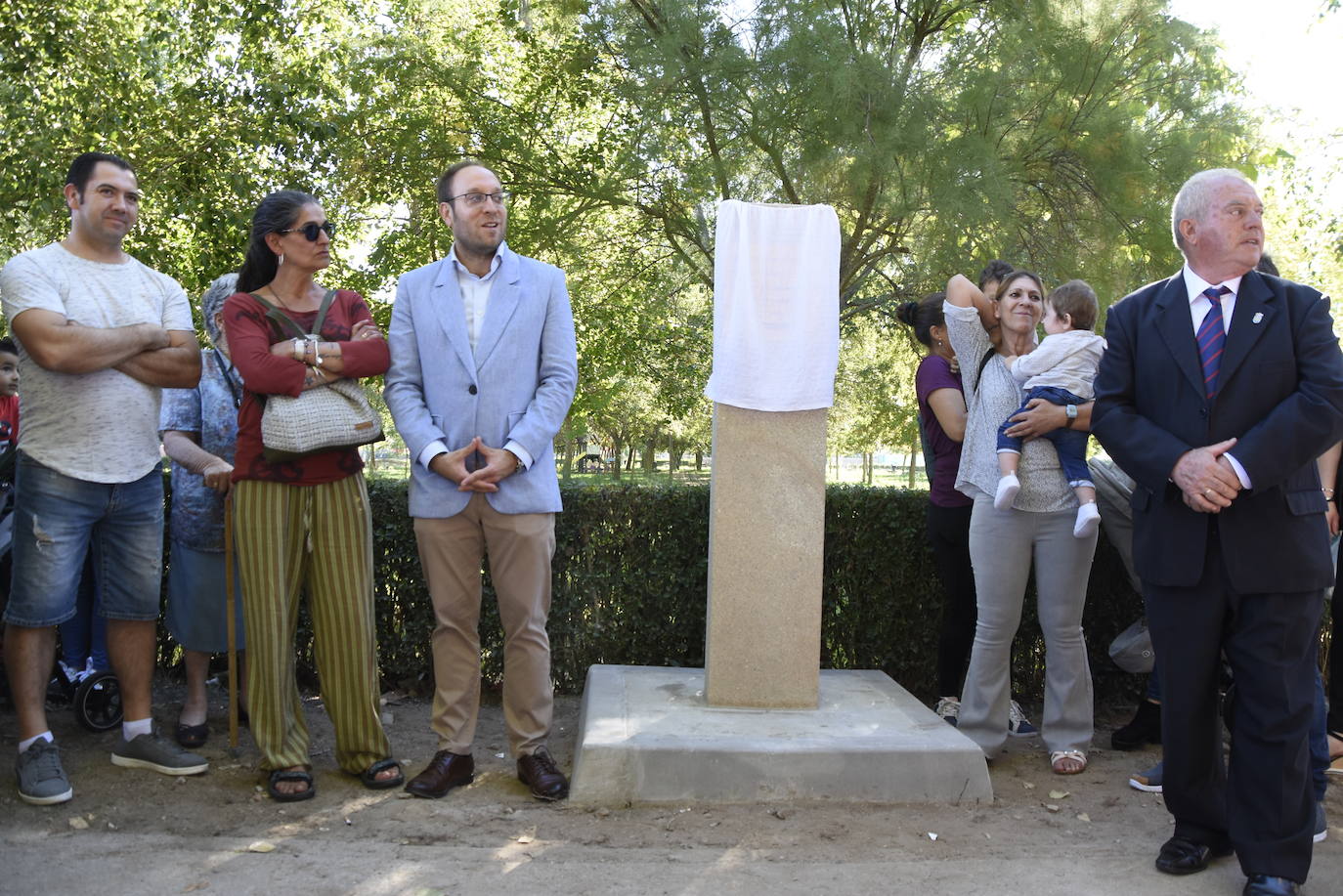 Homenaje a «Quini» en la festividad de la Virgen del Rosario de Miróbriga