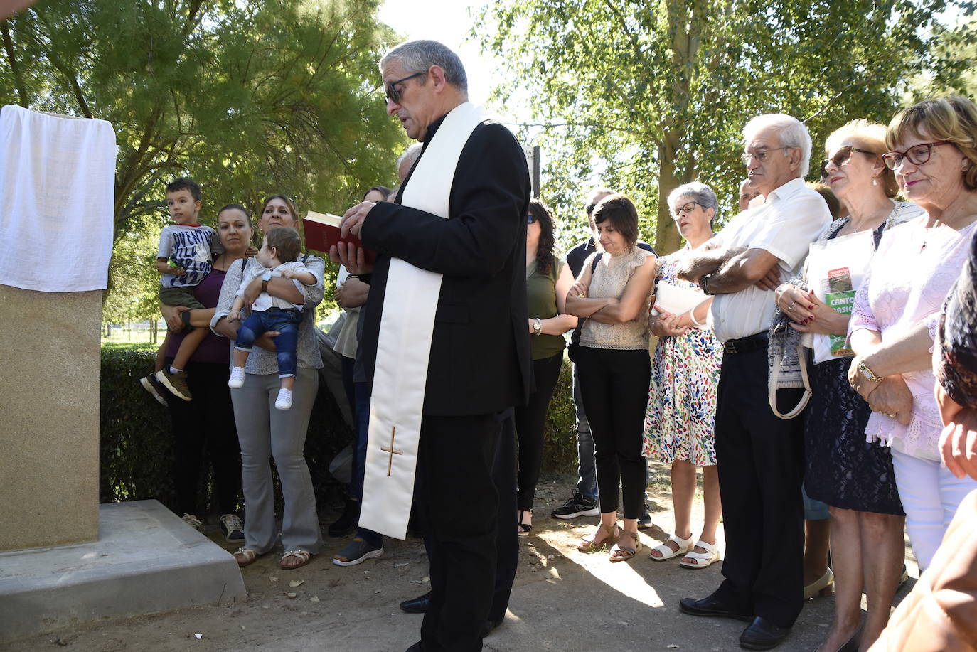 Homenaje a «Quini» en la festividad de la Virgen del Rosario de Miróbriga