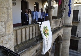 José Manuel Jerez, Belén Barco, Marcos Iglesias, Ramón Sastre y Rodrigo Toribio en la galería alta de la Casa Consistorial de Ciudad Rodrigo