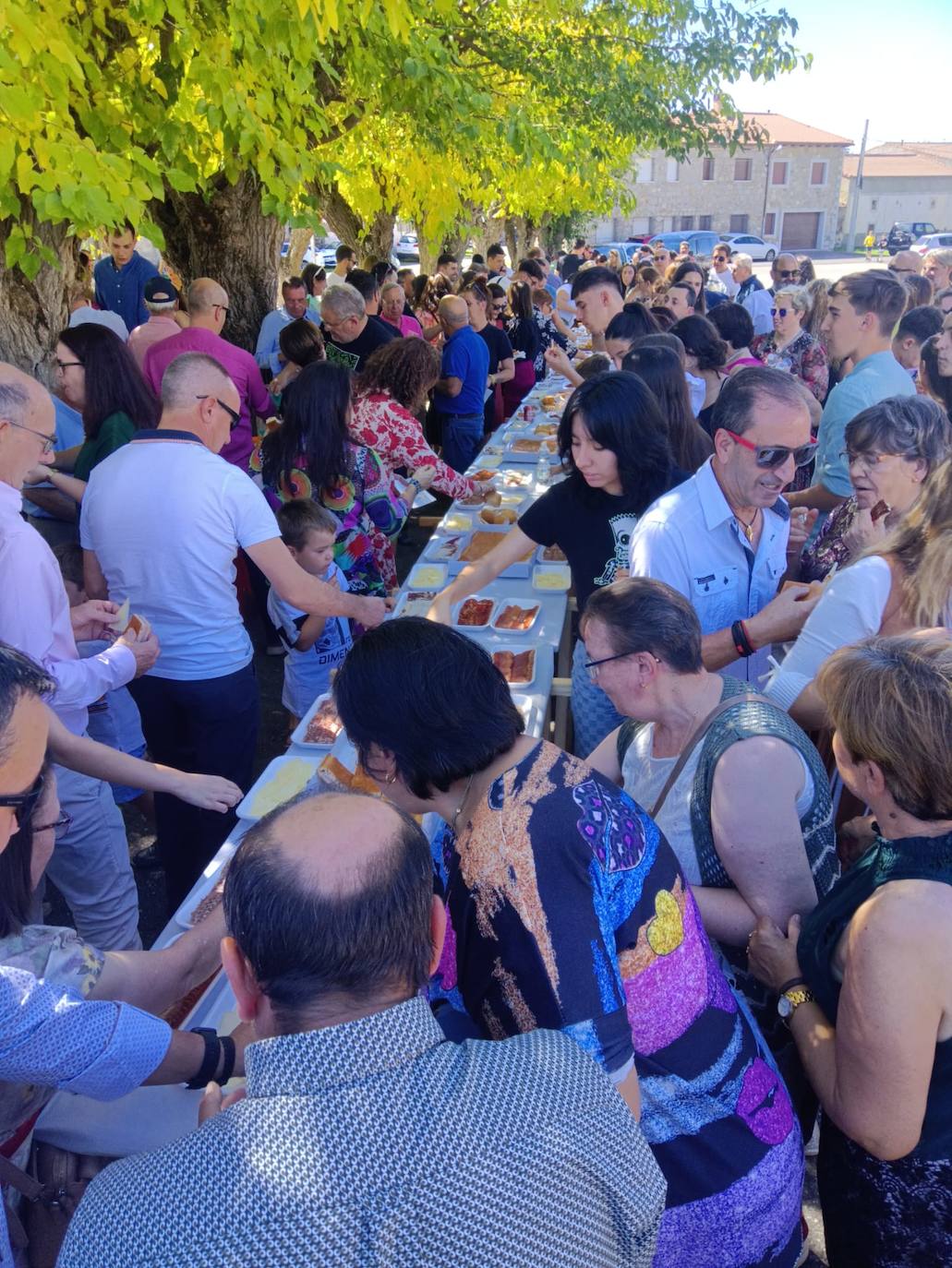 Navamorales despide sus fiestas de la Virgen del Rosario