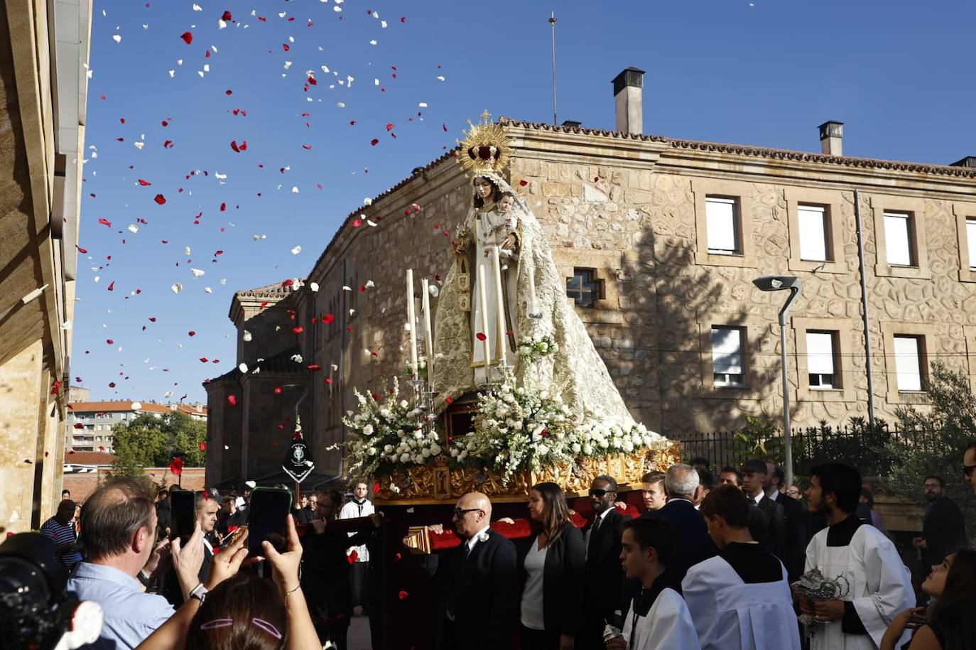 La Virgen que sale a la calle 60 años después