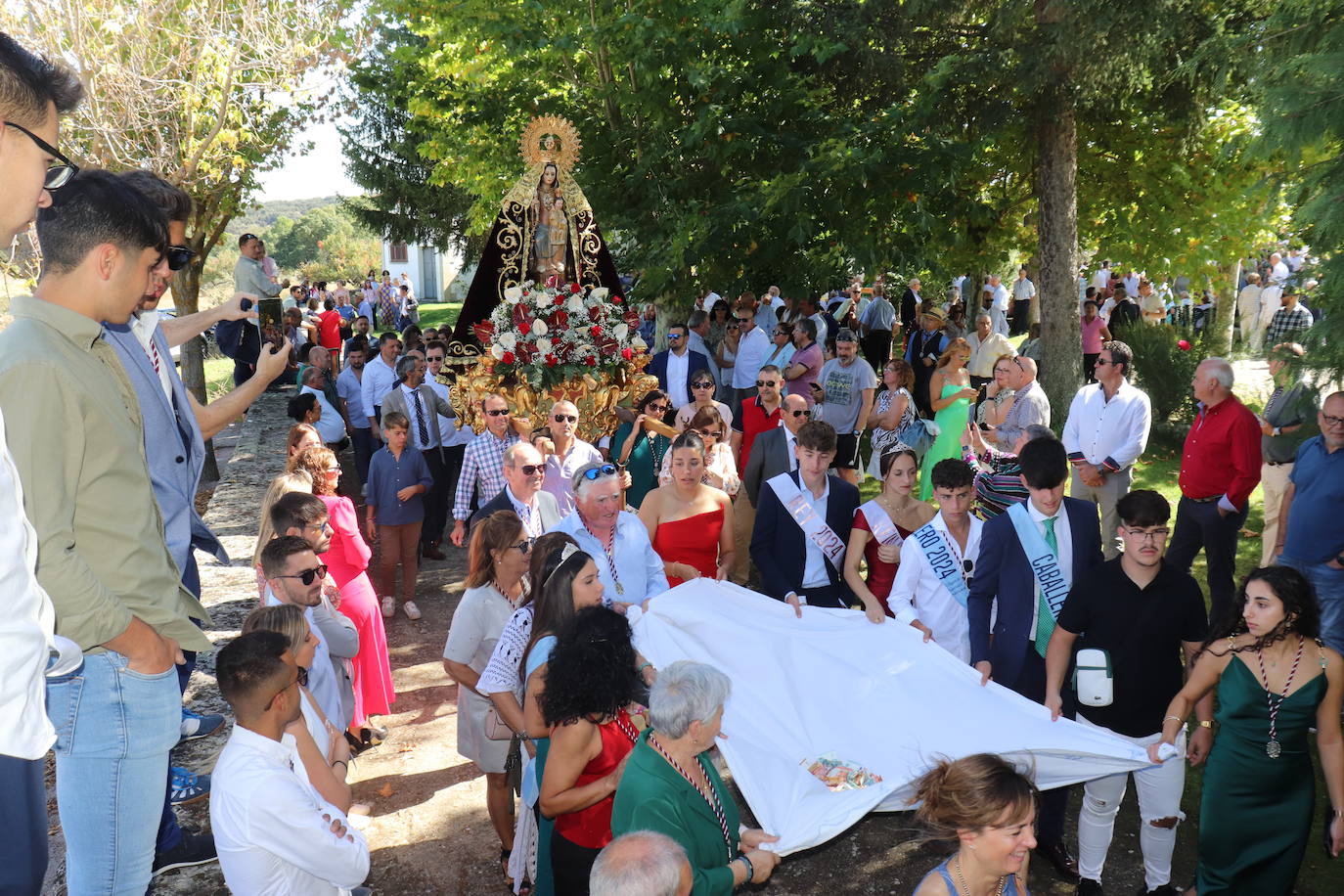 Santibáñez de Béjar se rinde ante la Virgen de Valparaíso