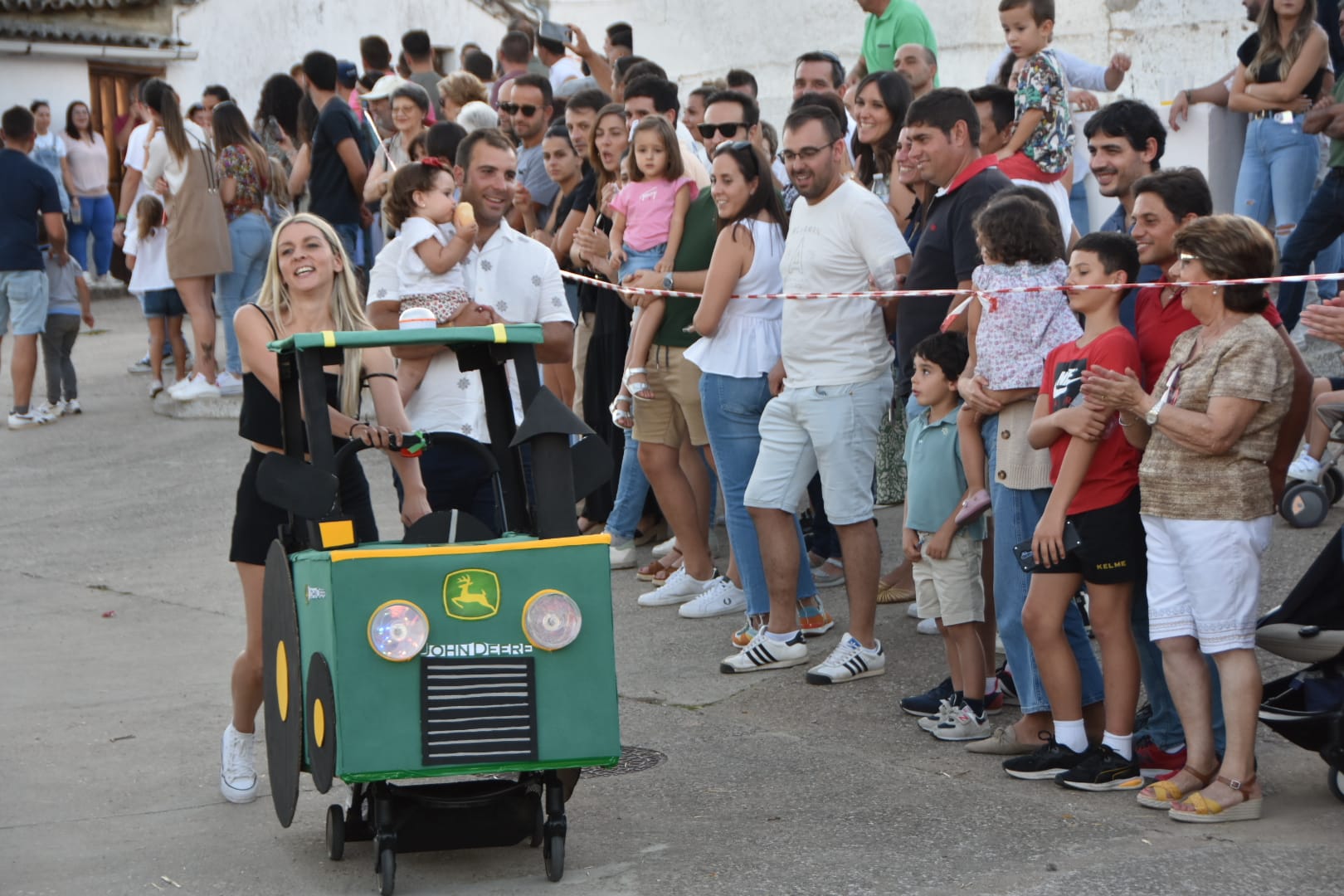 Jenni, Rubiales y un váter, en los &#039;Autos locos&#039; de Aldehuela