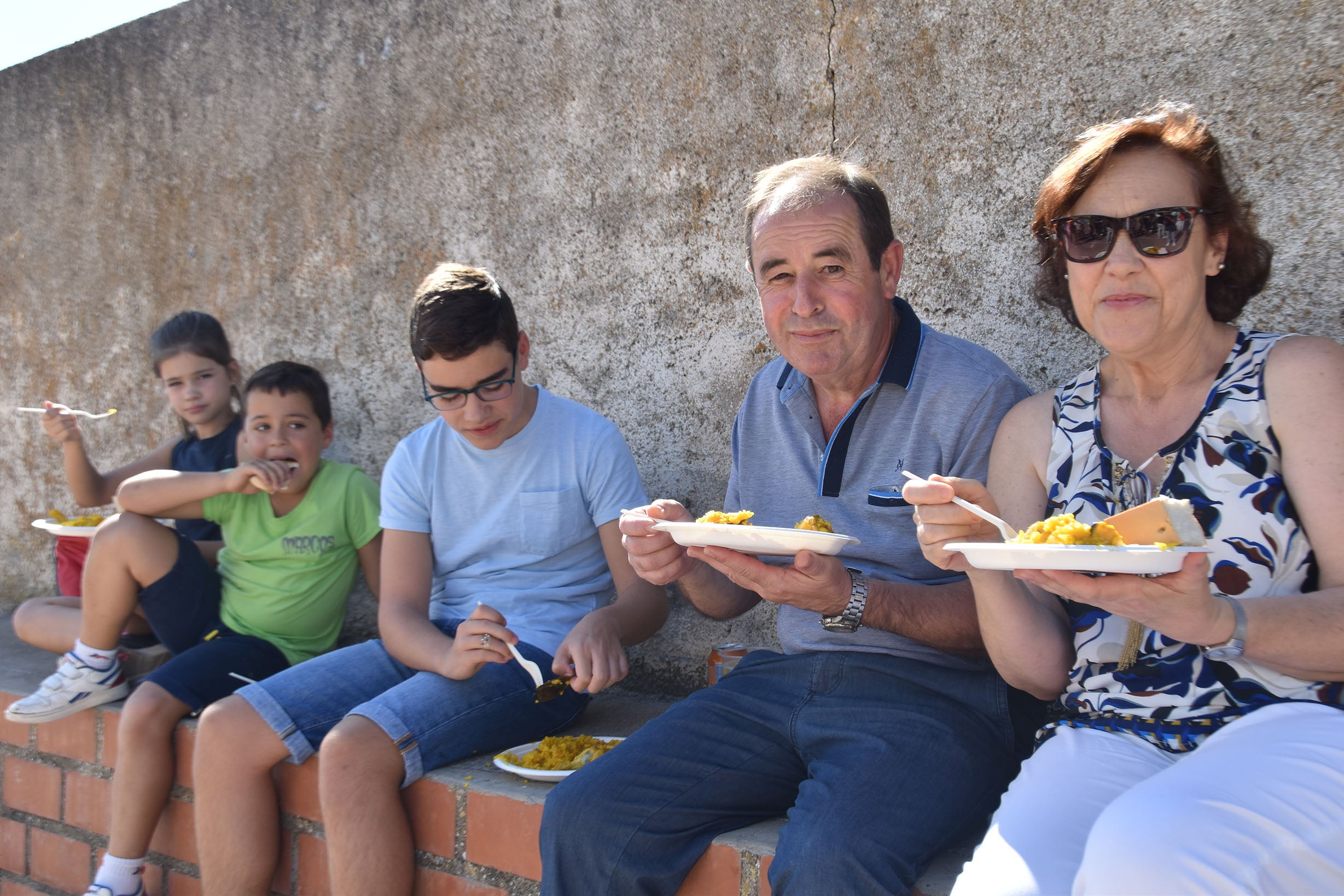 Aldehuela de la Bóveda despide sus fiestas con la tradicional paella en el pabellón