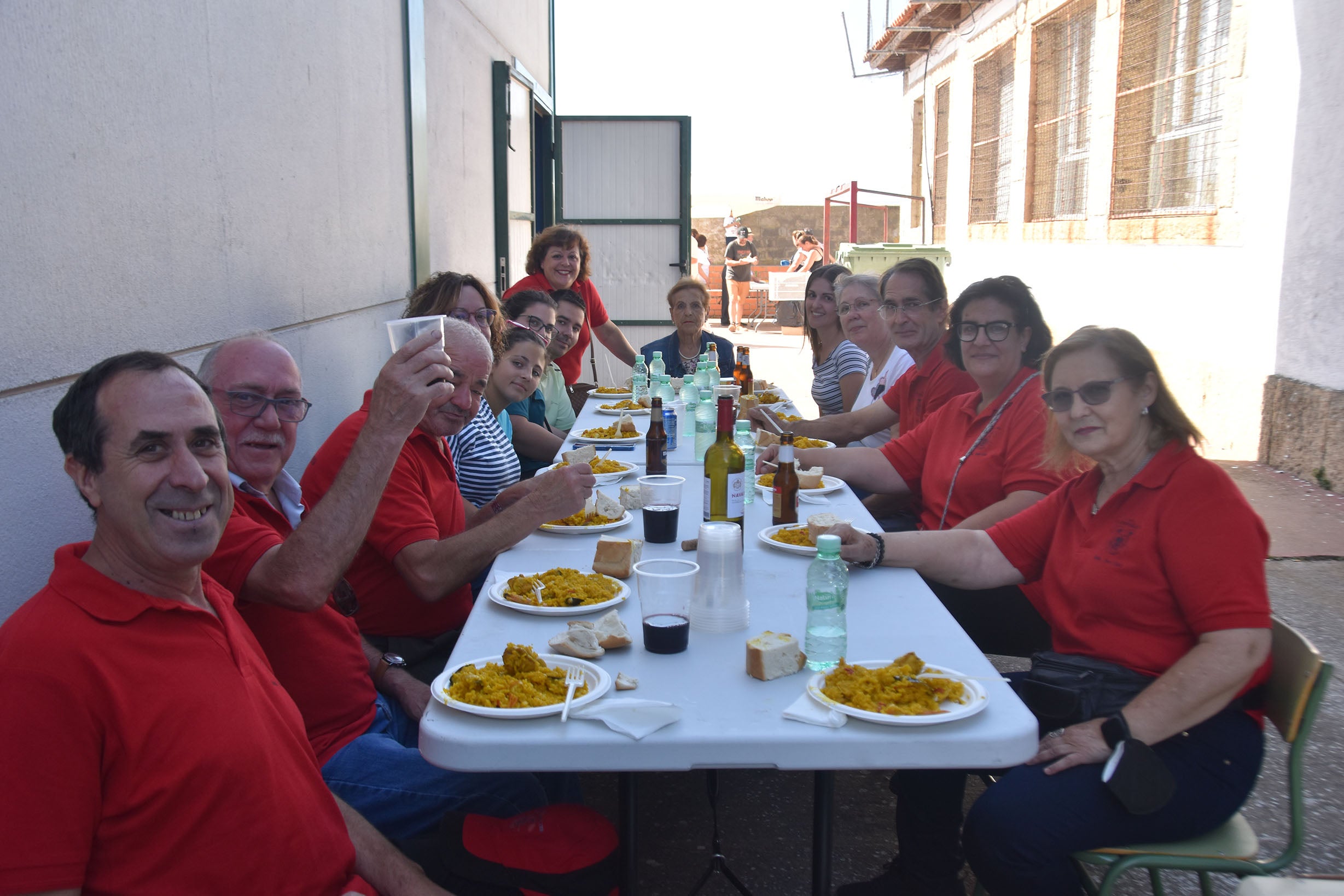 Aldehuela de la Bóveda despide sus fiestas con la tradicional paella en el pabellón