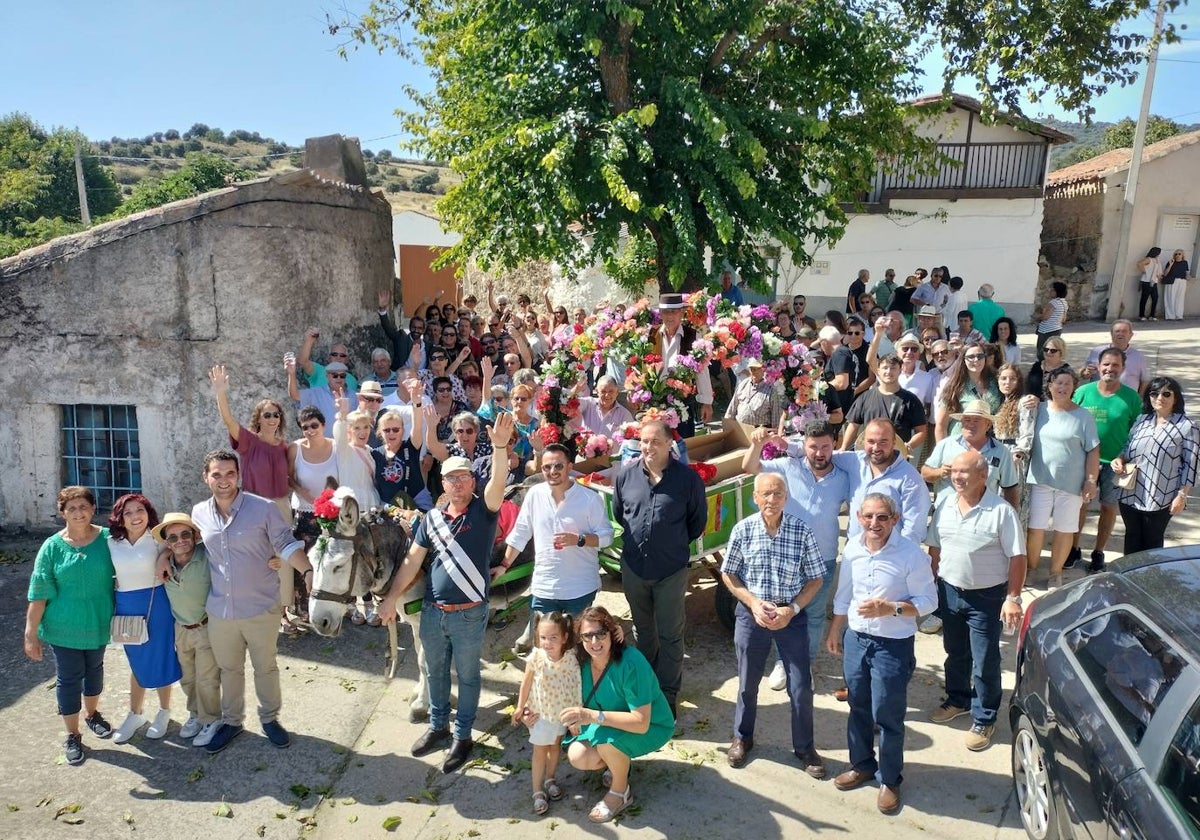 Alegre despedida de la Virgen de Valparaíso en Santibáñez de Béjar