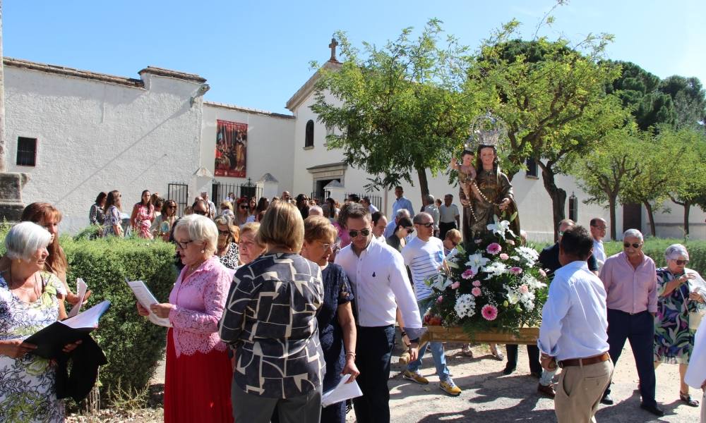 Mancera lleva a su Virgen hasta la Puerta Santa