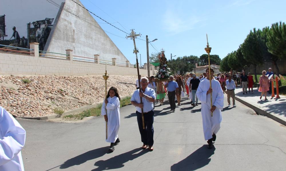 Mancera lleva a su Virgen hasta la Puerta Santa