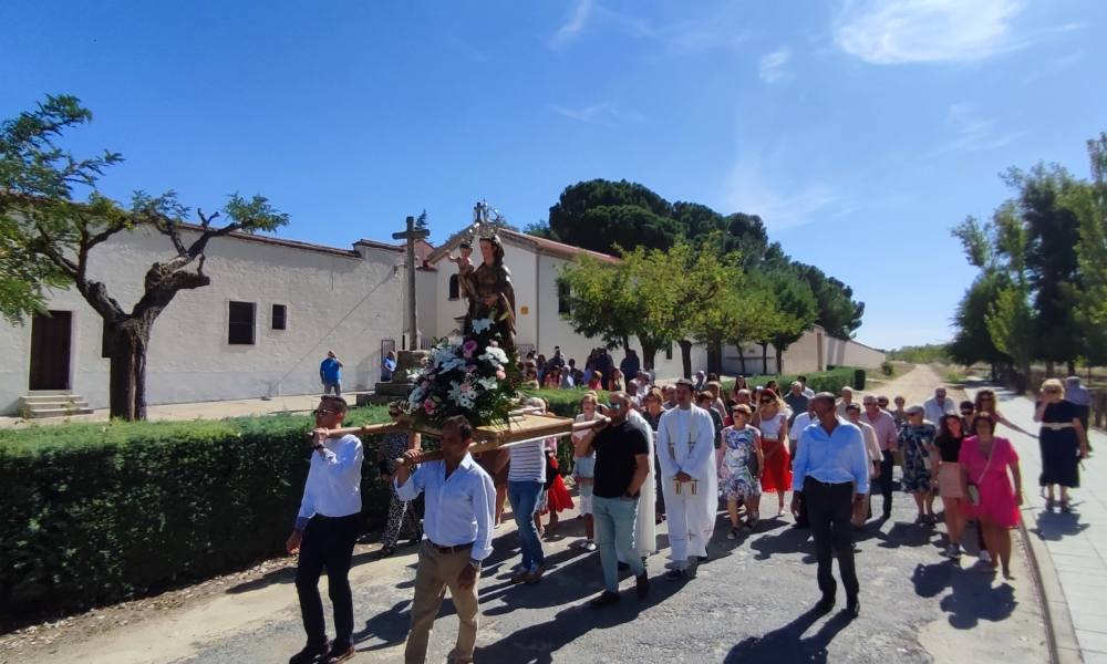 Mancera lleva a su Virgen hasta la Puerta Santa