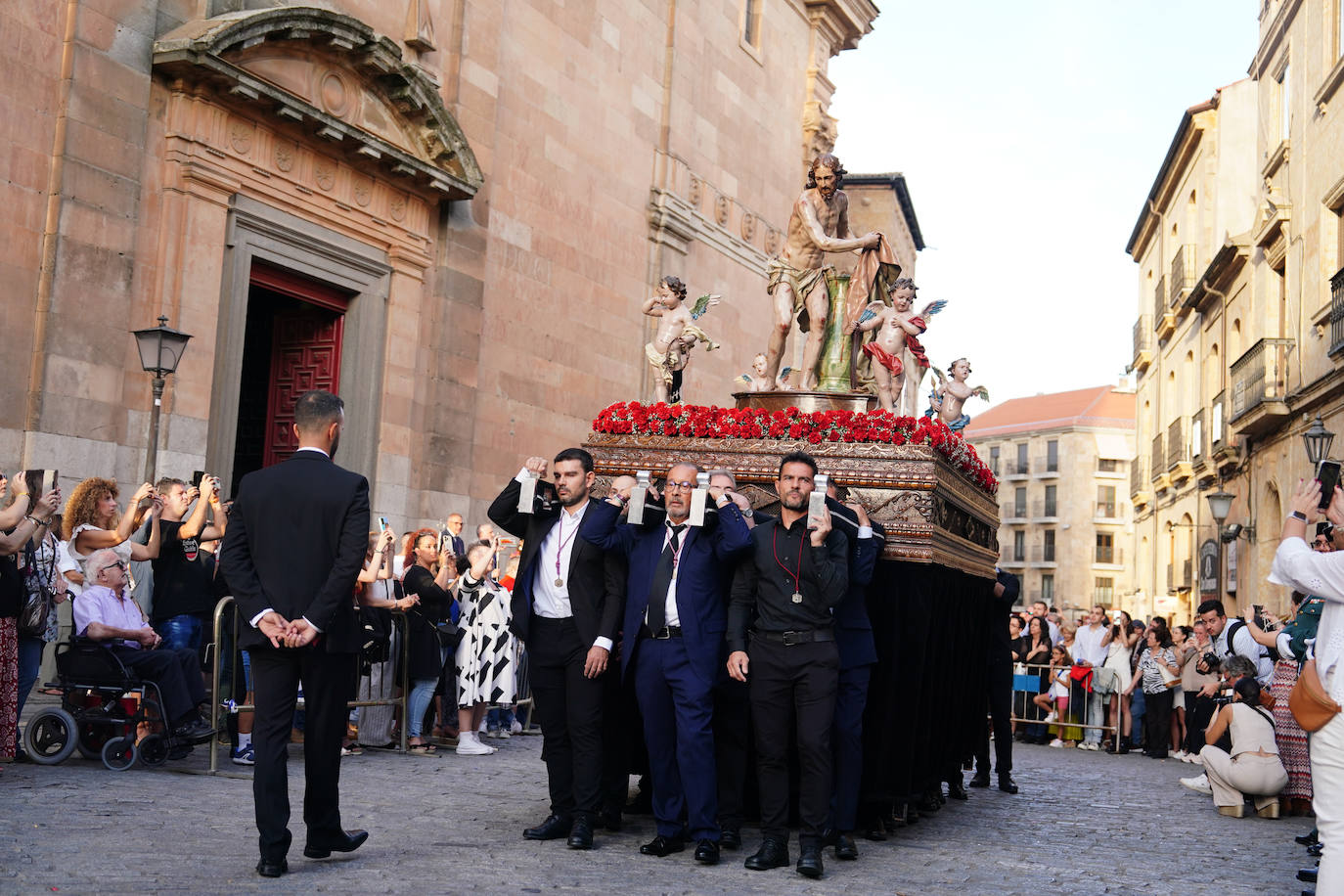 Las imágenes más emotivas de la procesión de Jesús Flagelado en su 75º aniversario