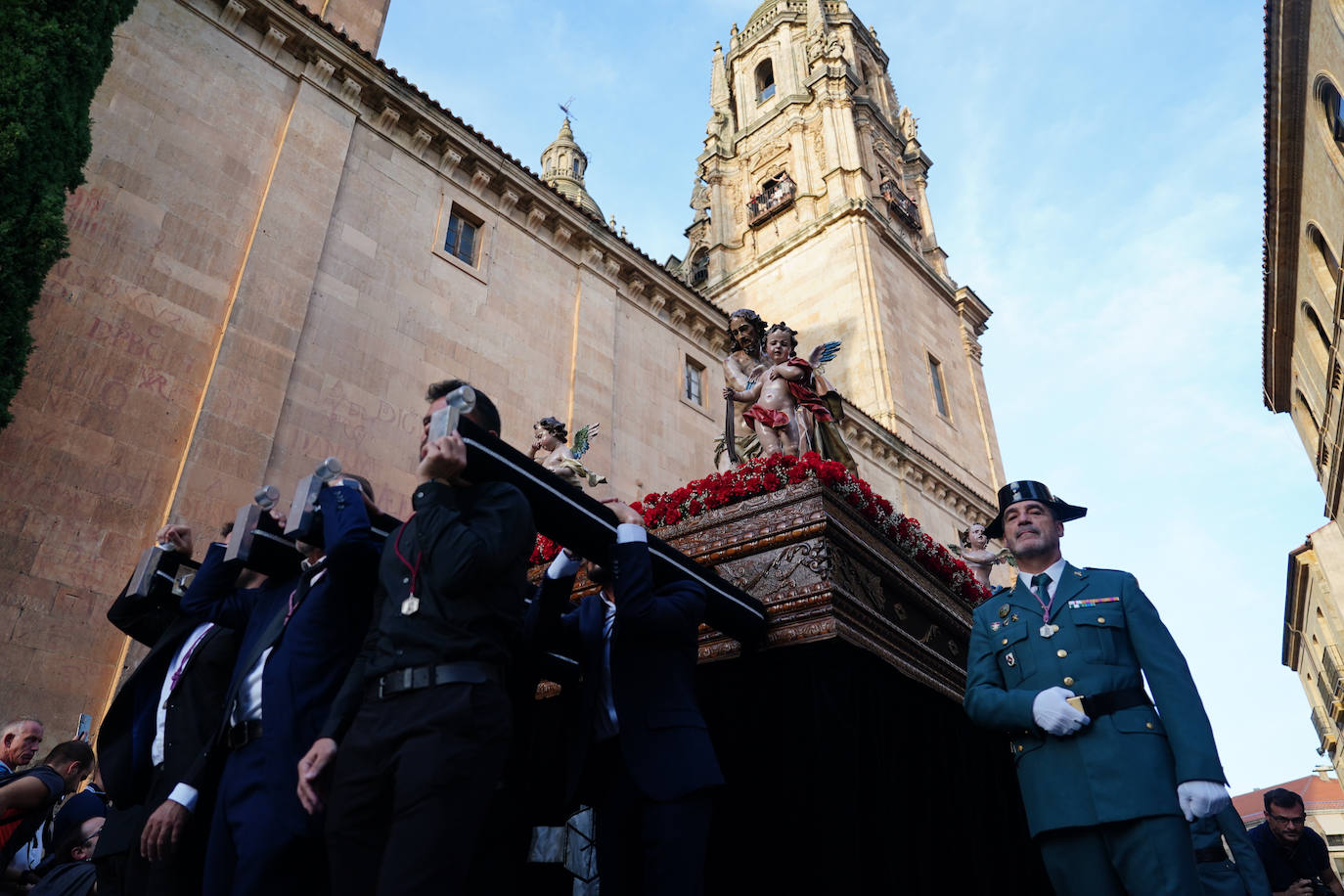 Las imágenes más emotivas de la procesión de Jesús Flagelado en su 75º aniversario