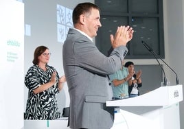 Arnaldo Otegui en el Palacio Europa de Vitoria.