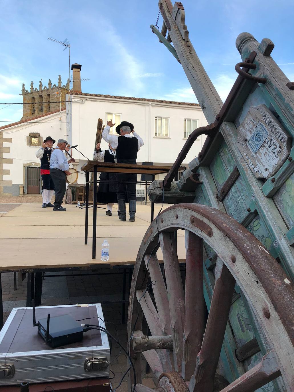 Gaitas y tamboriles en honor a Andrés Calles en Guadramiro