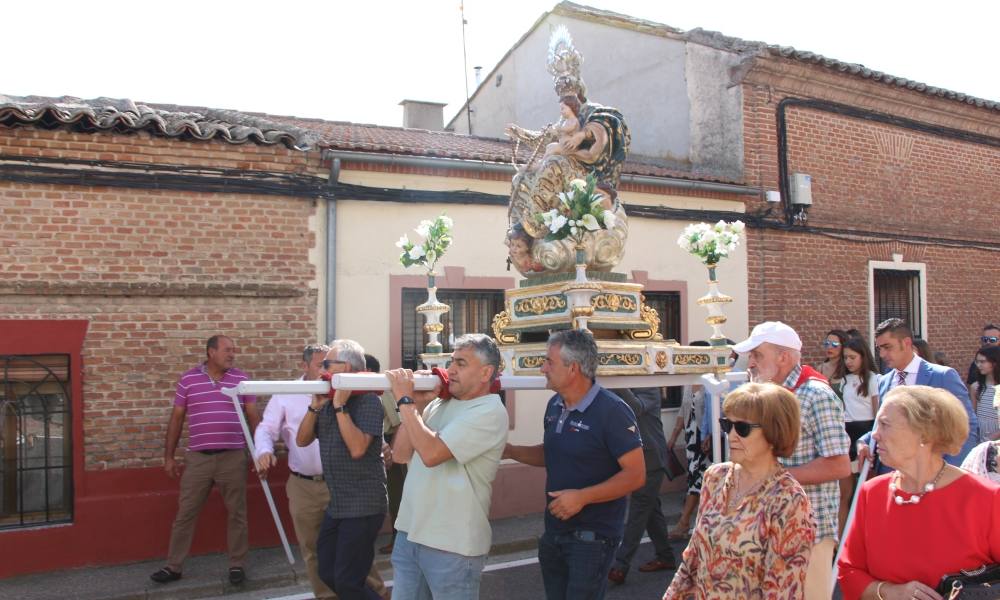 Bailes para la Virgen del Rosario en Rágama