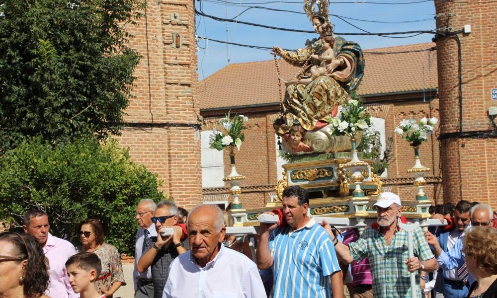 Bailes para la Virgen del Rosario en Rágama