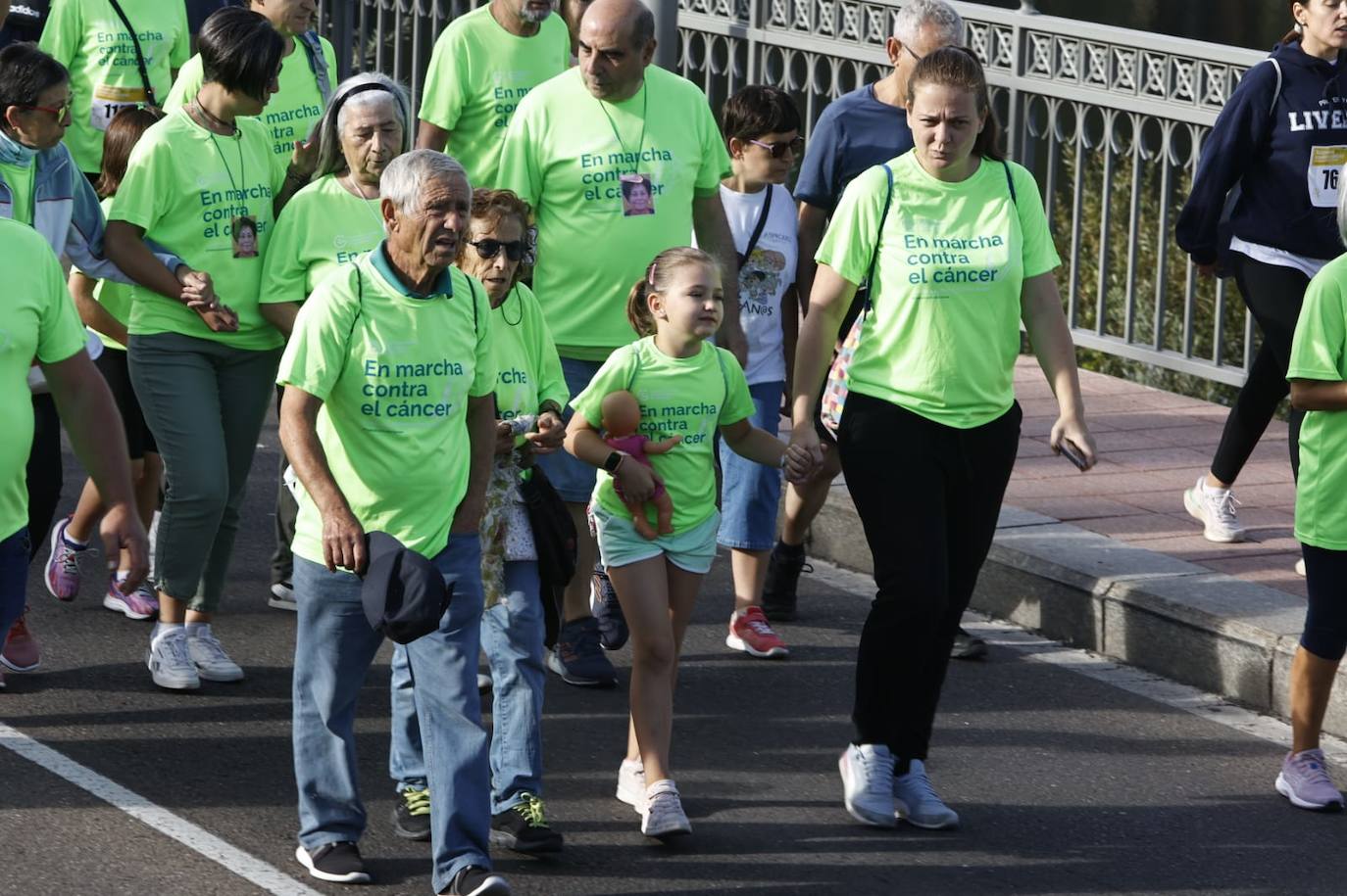 15.000 personas tiñen Salamanca de verde esperanza en la lucha contra el cáncer