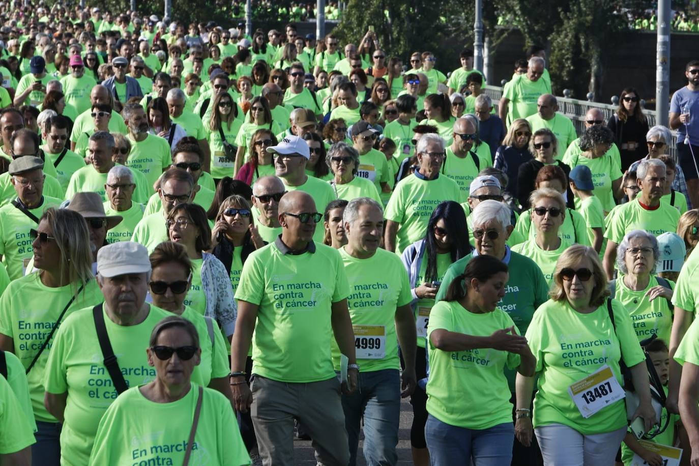 15.000 personas tiñen Salamanca de verde esperanza en la lucha contra el cáncer