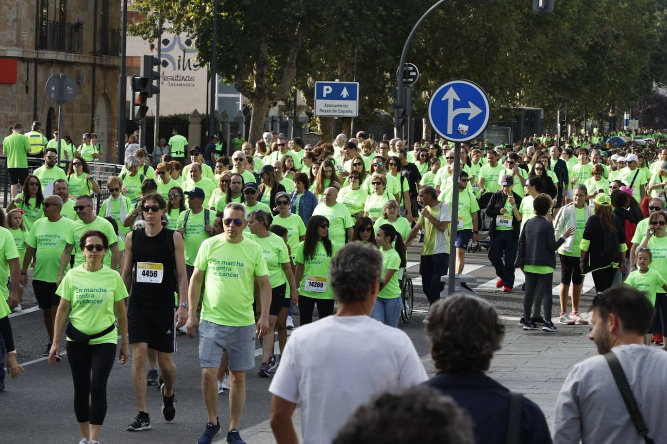 15.000 personas tiñen Salamanca de verde esperanza en la lucha contra el cáncer