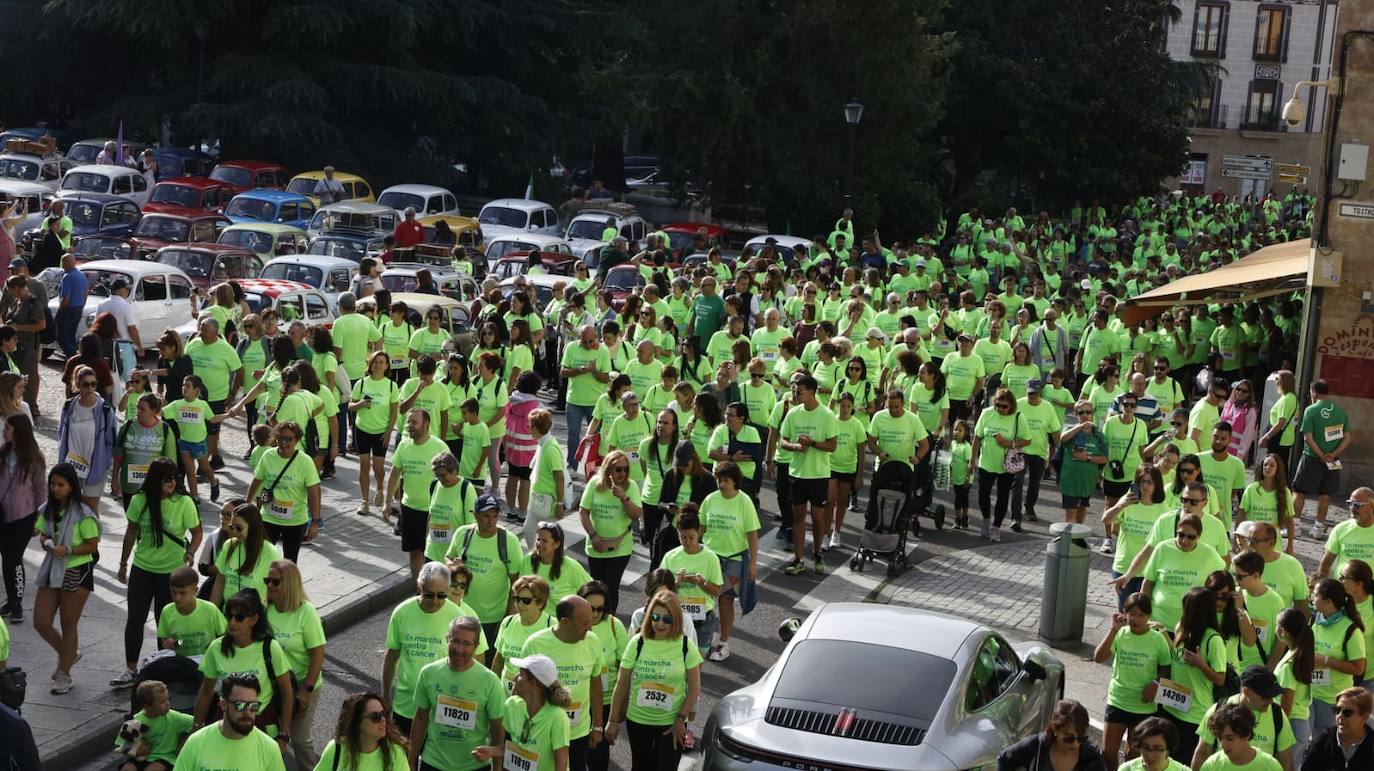 15.000 personas tiñen Salamanca de verde esperanza en la lucha contra el cáncer