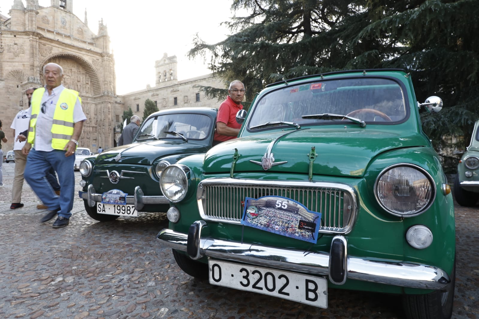 La nostalgia de los Seat 600 inunda las calles de Salamanca