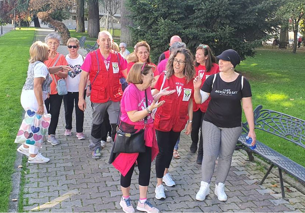 Los paseos saludables han comenzado esta semana en el parque de La Corredera.