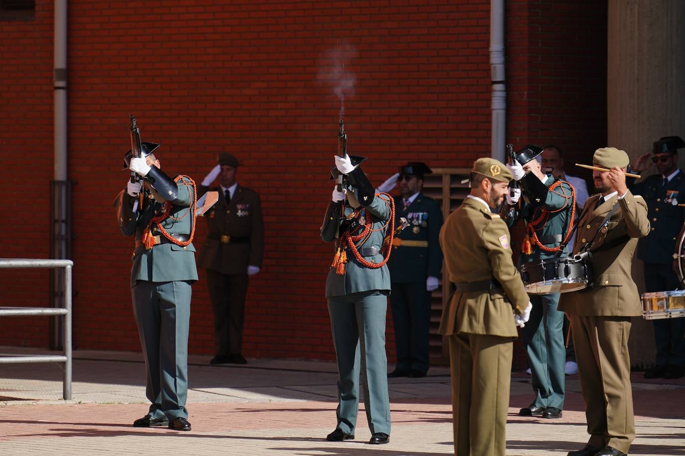 Las mejores imágenes de la celebración de la Guardia Civil en homenaje a la Virgen del Pilar