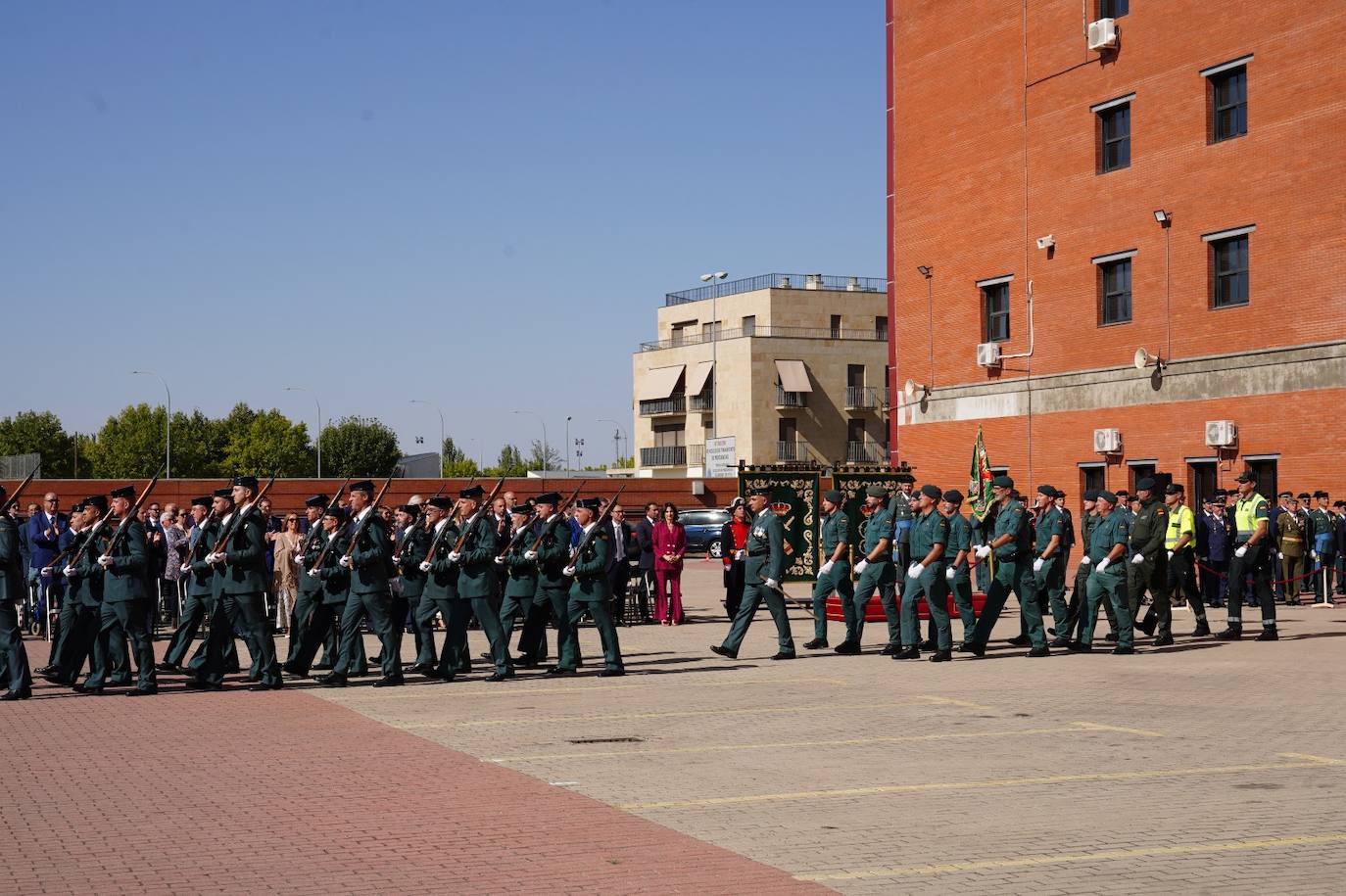 Las mejores imágenes de la celebración de la Guardia Civil en homenaje a la Virgen del Pilar