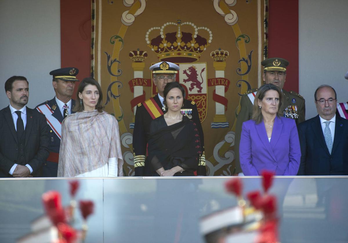 Ione Belarra, en el centro de la imagen, durante los actoa del Día de la Hispanidad