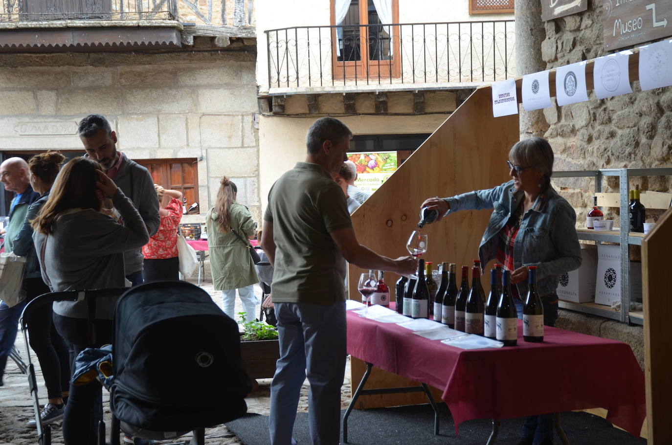 Sigue la oda al vino en San Martín del Castañar